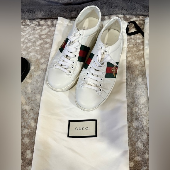 Gucci white sneakers with red and white side - Picture 1 of 3